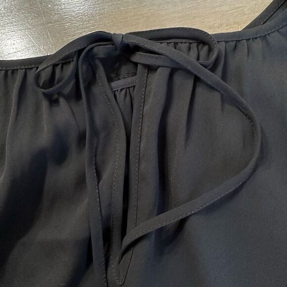 J by J. Crew Long-sleeve Key-Hole Back top size 6 Black - Picture 5 of 5